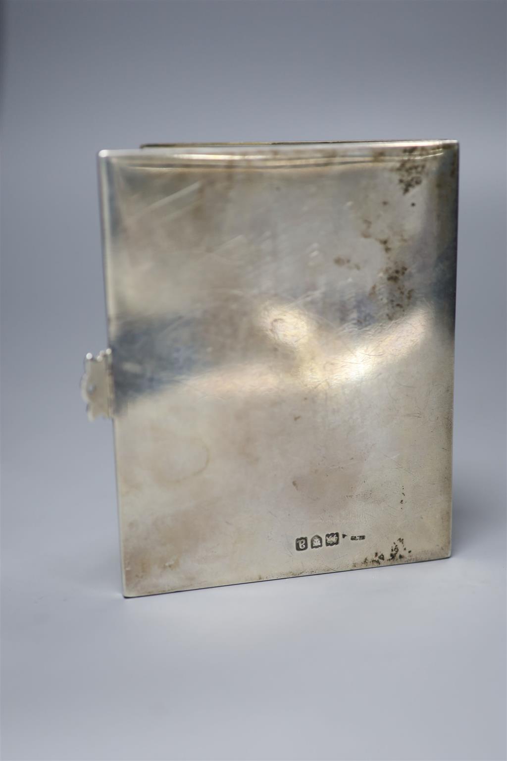A late Victorian silver rectangular photograph case, John Milward Banks, London, 1896, 11.2cm (interior a.f.).